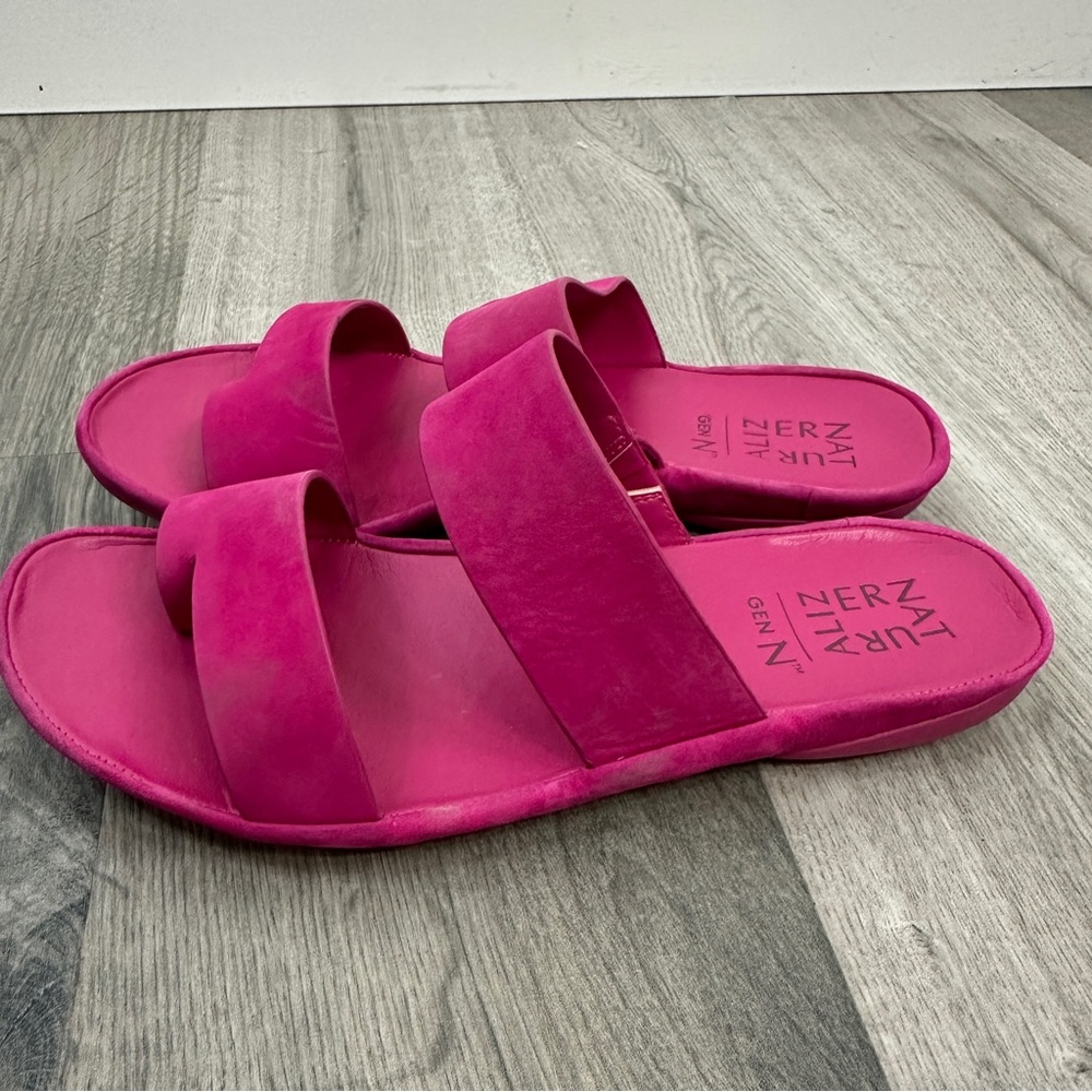 Naturalizer Hot Pink Slide Sandals Size 9 - Picture 3 of 4